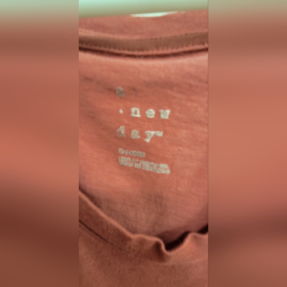 Red Top - Picture 3 of 3